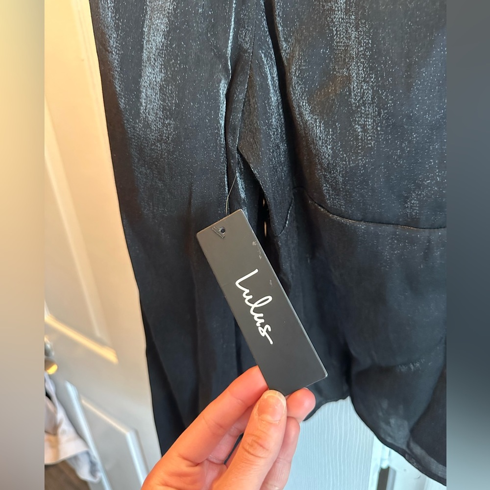 Lulu’s Blouse - Picture 3 of 8